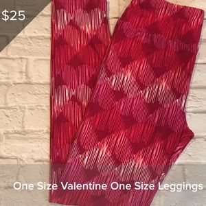 💕❤️LuLaRoe Valentine’s Leggings❤️💕